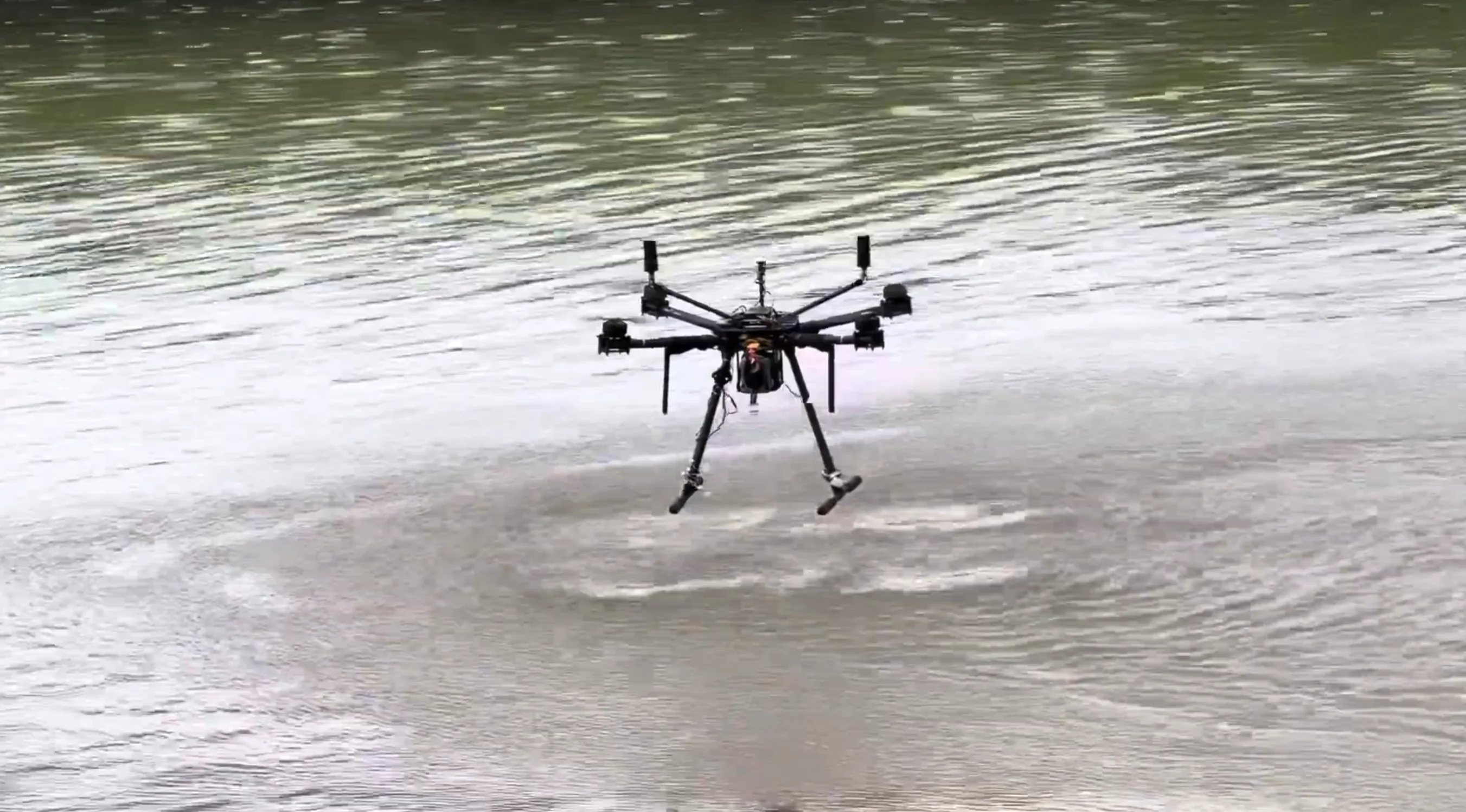 N7 Autopilot and F9P RTK Flying Above Waterface - Excellent Altitude Control!